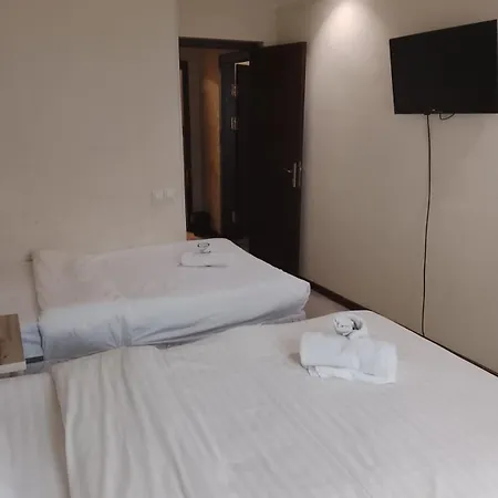 Istanbul Simge بيت شباب اسطنبول